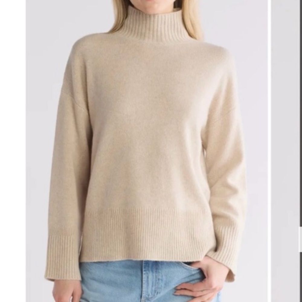 Frame Cashmere High-Low Turtleneck Sweater in Oatmeal Heather Size M